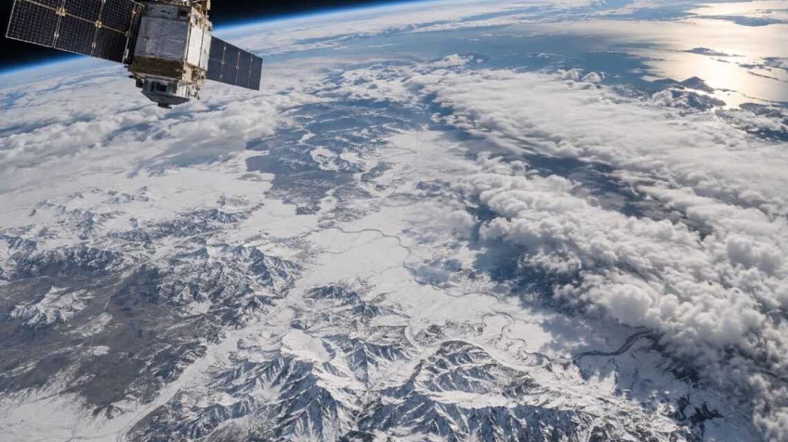 Снег или облака на спутниковом снимке